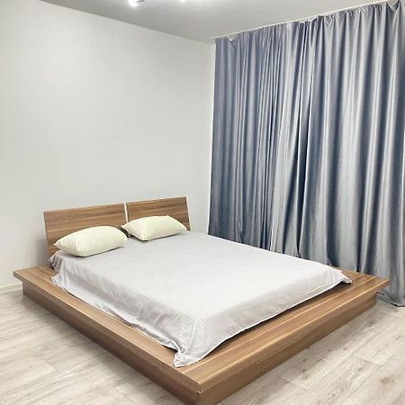 Квартира Для Большой Семьи Almaty Exterior photo