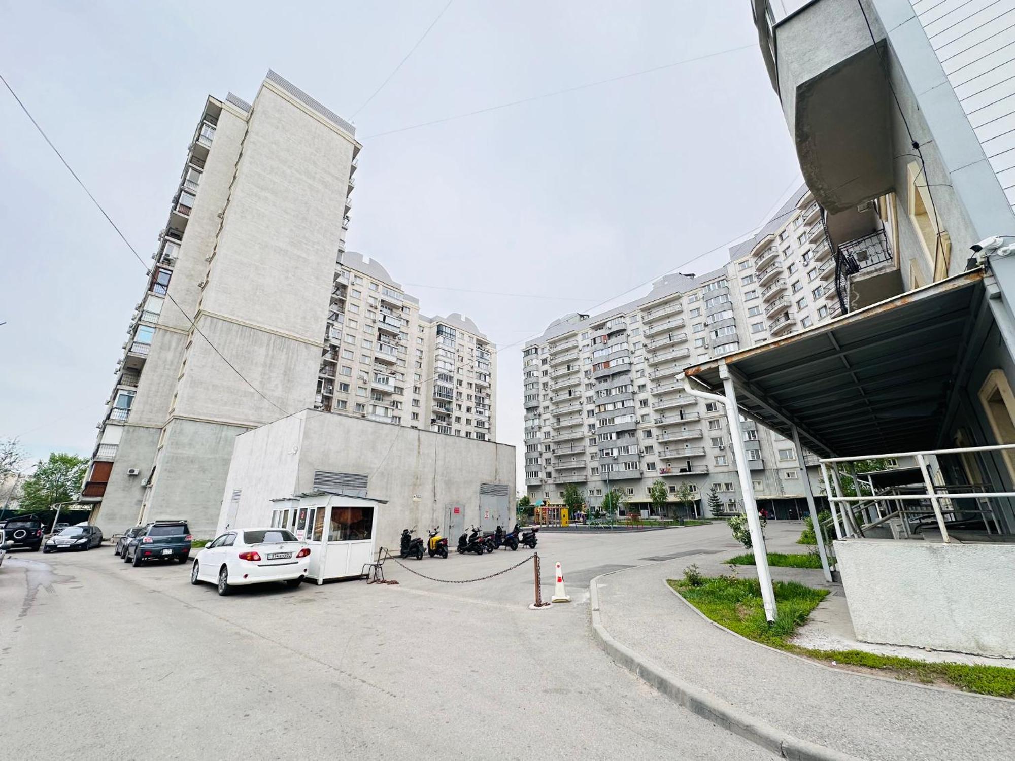 Квартира Для Большой Семьи Almaty Exterior photo