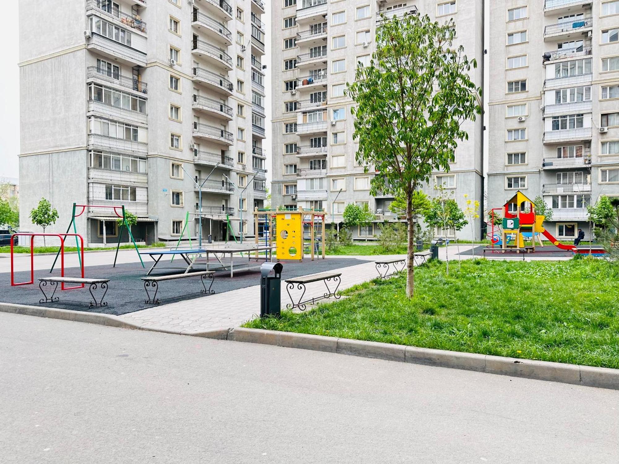 Квартира Для Большой Семьи Almaty Exterior photo
